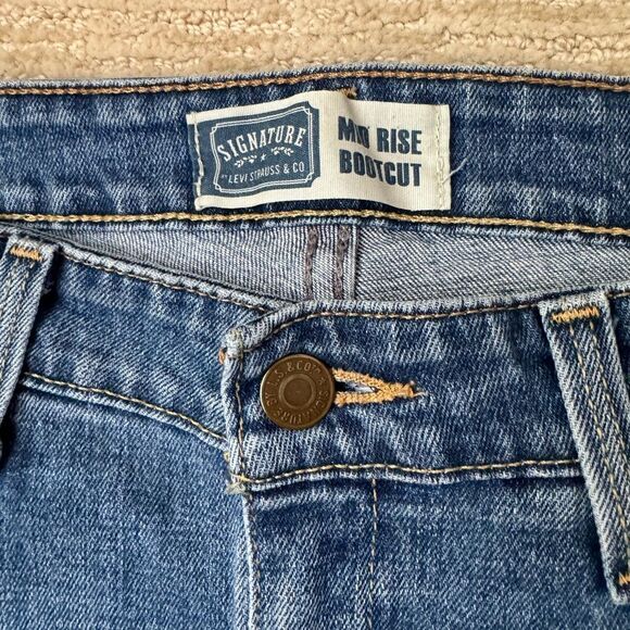 Levi Signature Mid Rise Bootcut Jeans Size 33 - Picture 5 of 10